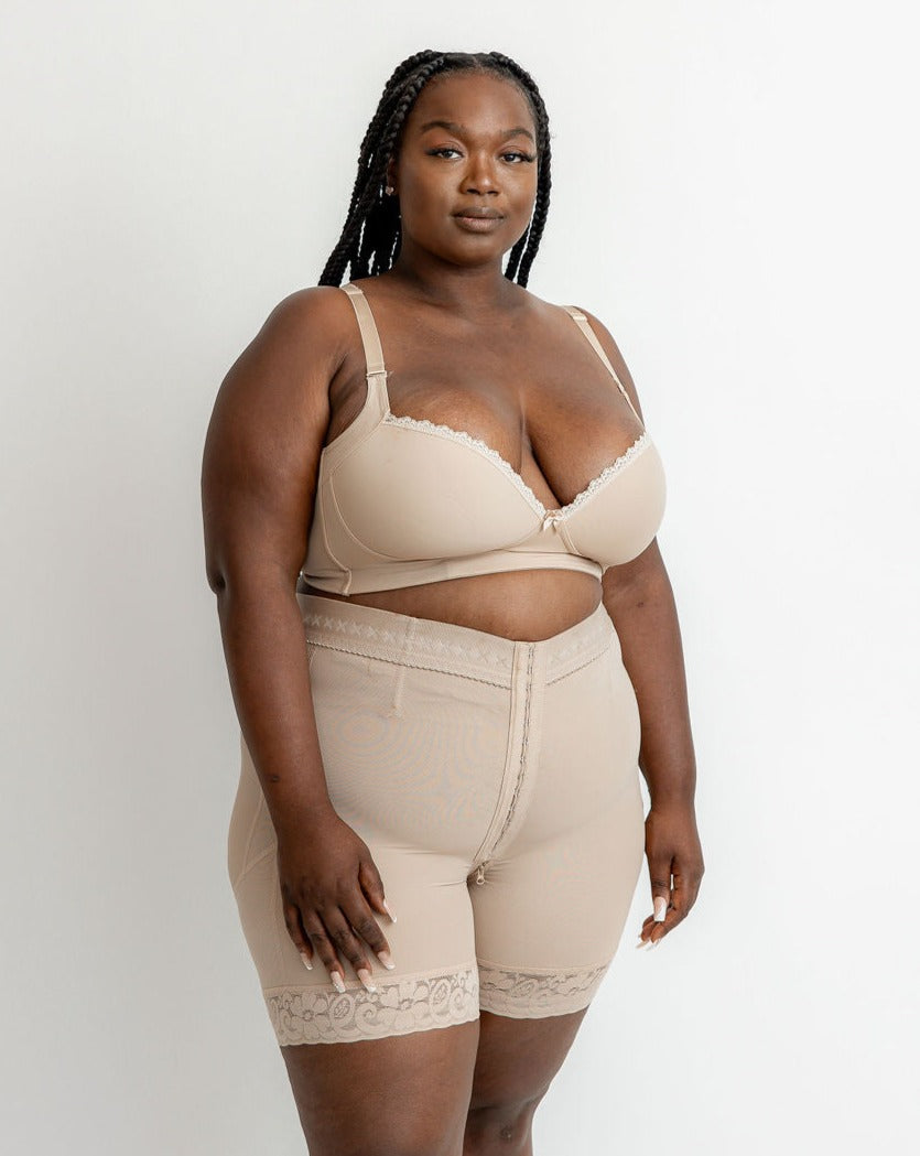 Anna Levanta Pompa Shorts - Nude
