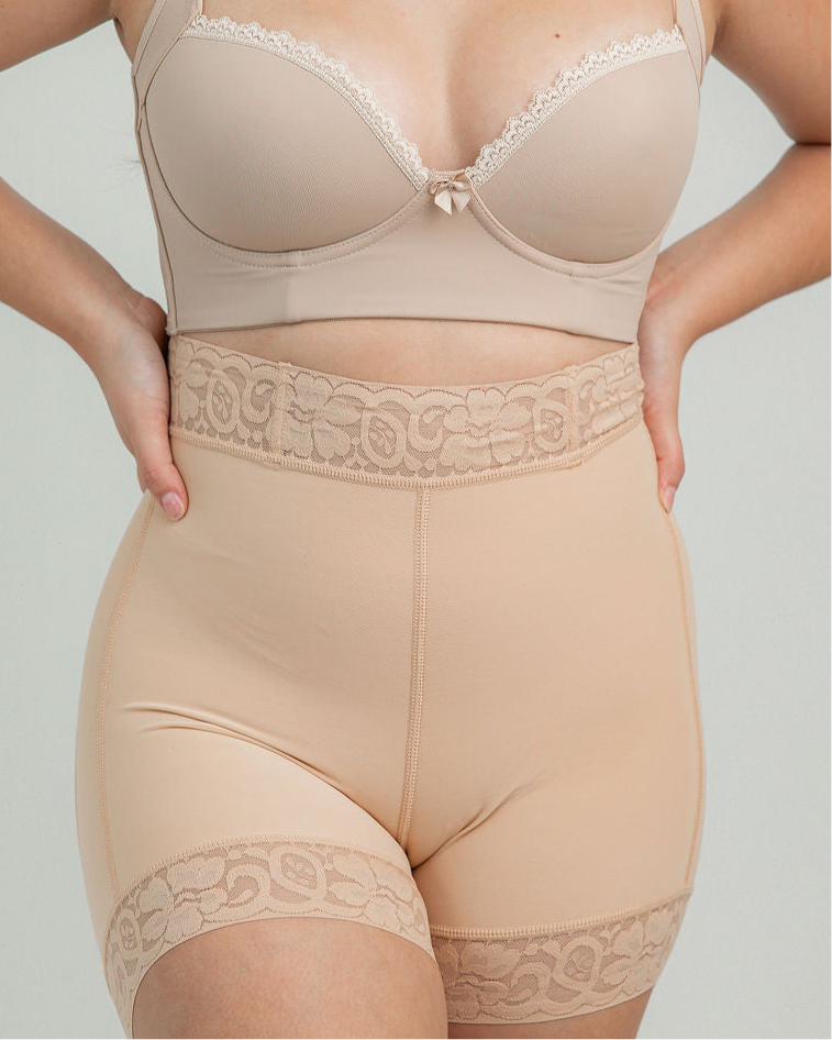 Sheila Short Levanta Pompa - Nude