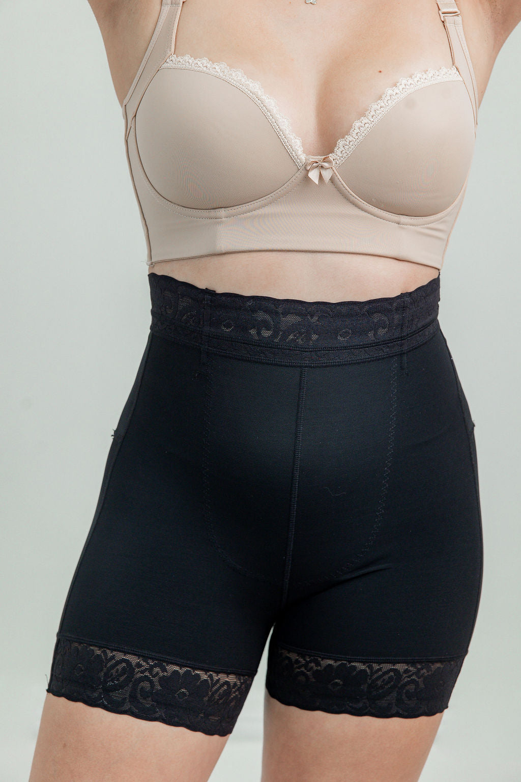 Kendra Seamless Short Faja - Black