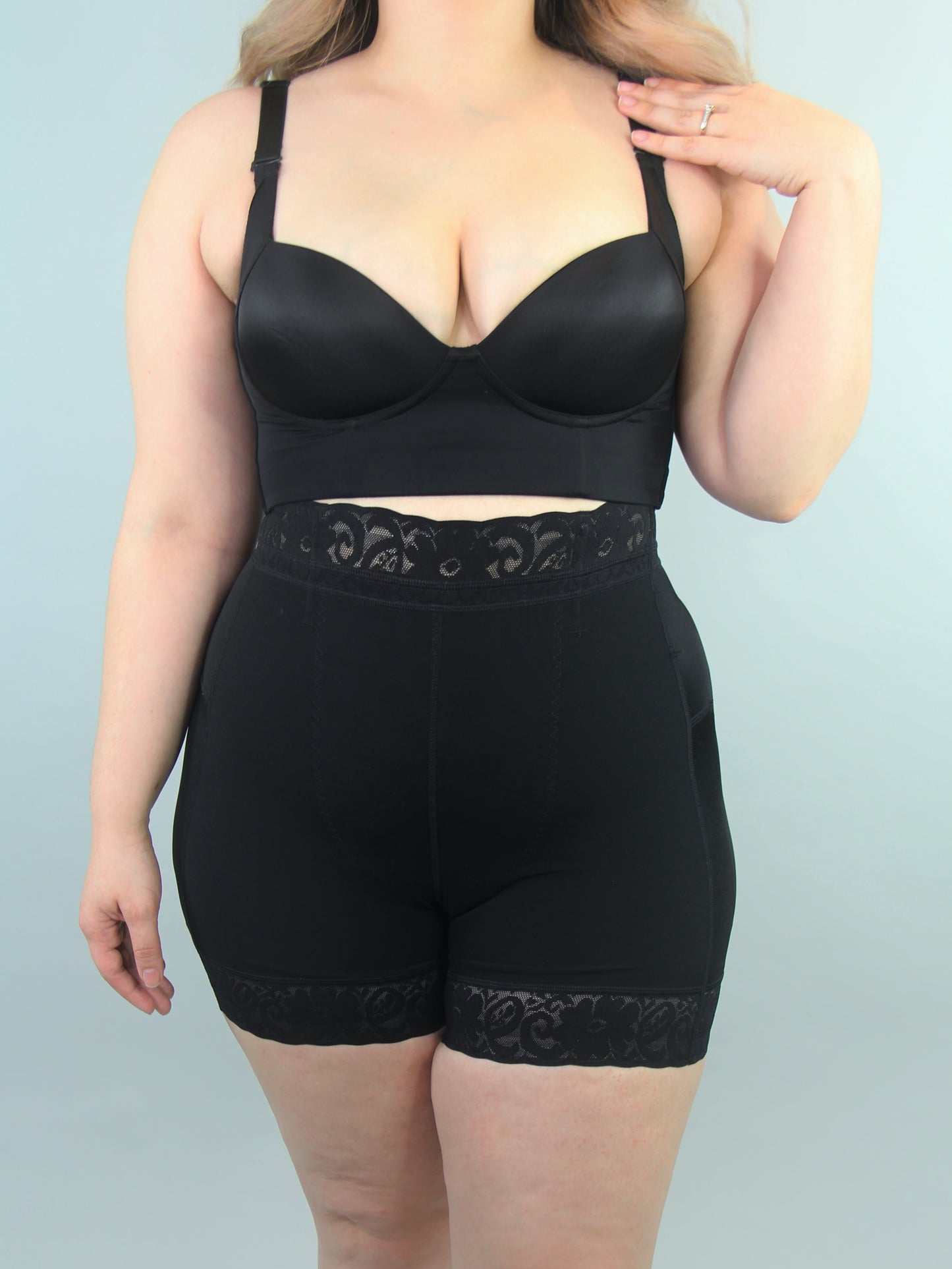 Kendra Seamless Short Faja - Black