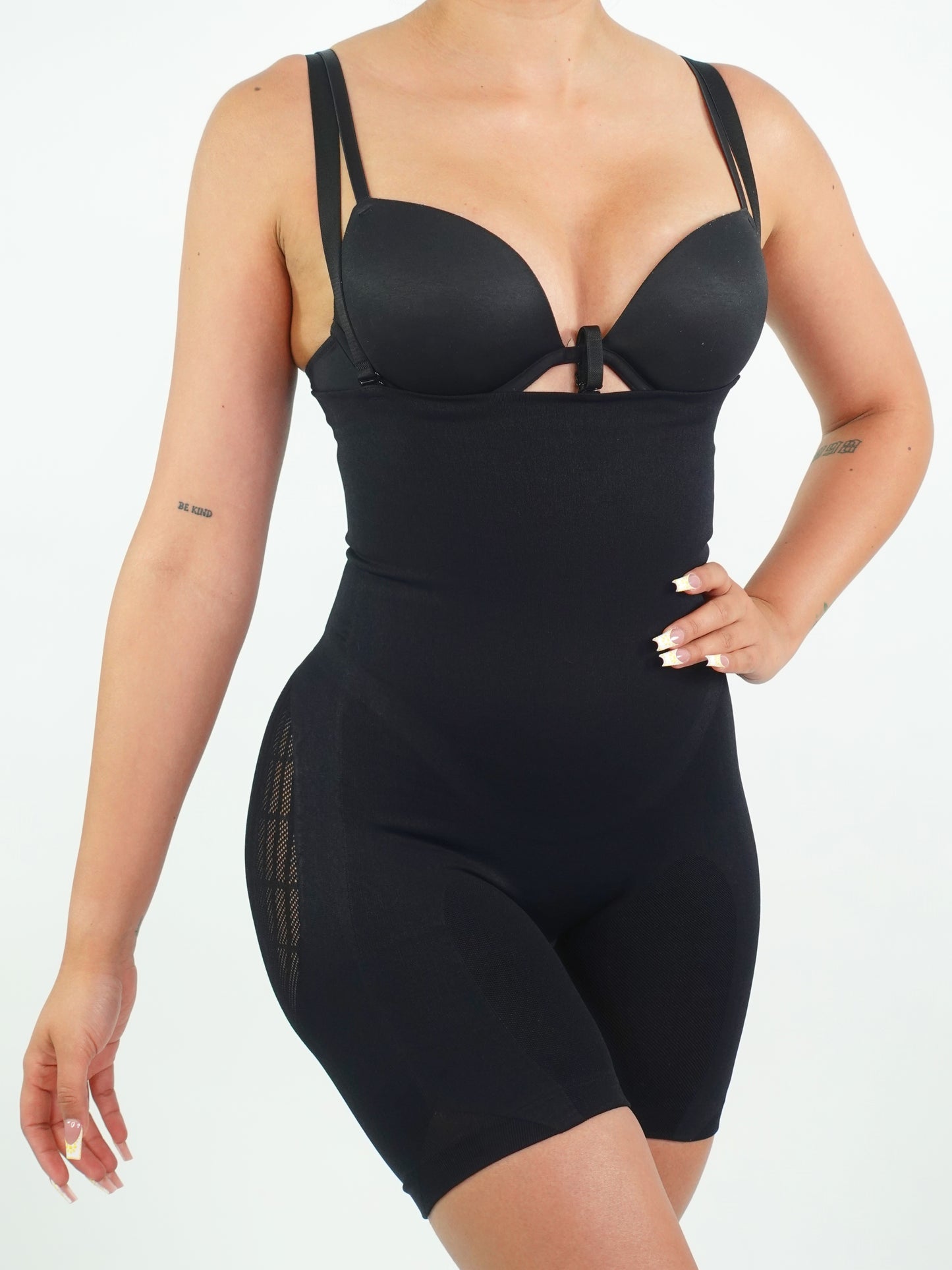 Gissela Seamles Faja - Black