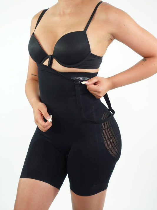 Gissela Seamles Faja - Black